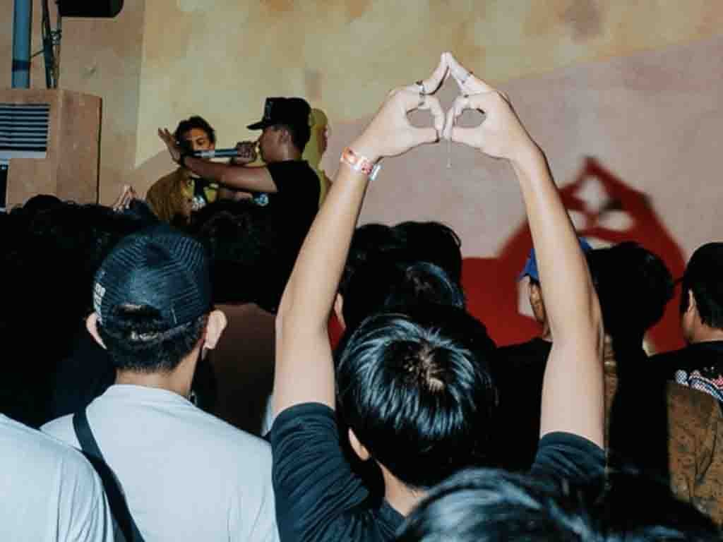 TIGAC dan PORIS Gelar Release Party PORISARI di COMA M Bloc TIGAC bersama PORIS menghadirkan BENCANA di COMA M Bloc, sebuah music event sekaligus release party untuk liquid terbaru PORISARI. (Foto: Istimewa)