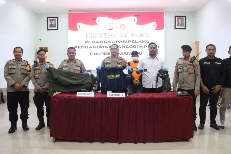 Polresta Mamuju, saat melakukan konferensi pers penangkapan terduga pelaku pemukulan polisi saat demo di BWS