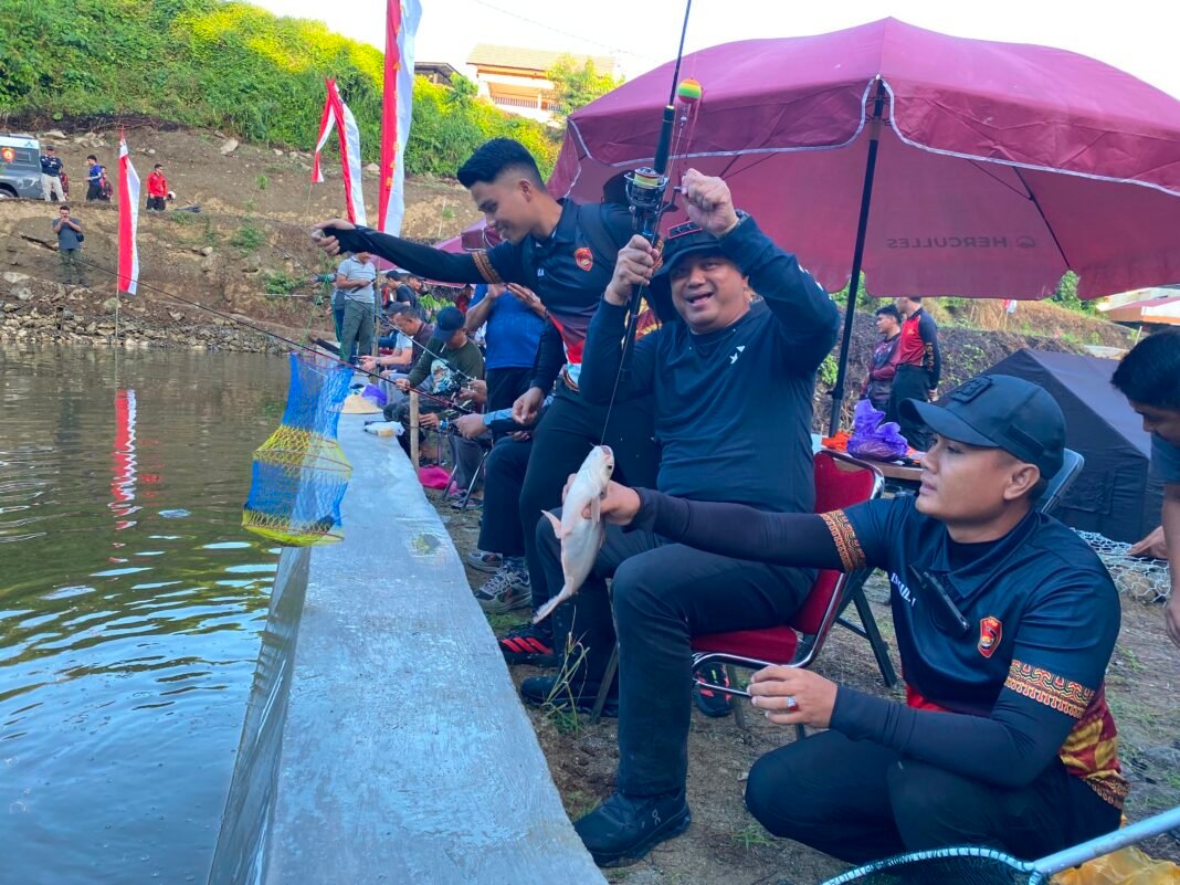 Lomba Mancing Galatama Warnai Peringatan Hari Bhayangkara ke-80 di Mamuju Lomba mancing Polda Sulbar dalam rangka peringatan Hari Bhayangkara ke-80