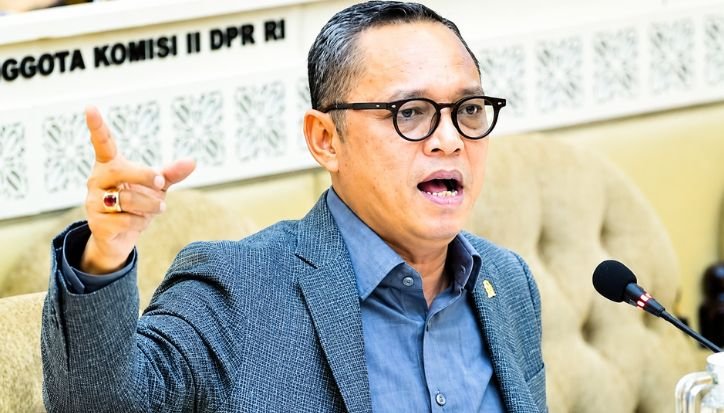 Deddy Sitorus Usir Wartawan dari Ruang Rapat DPR: “Seperti Rombongan Sirkus” Deddy Sitorus