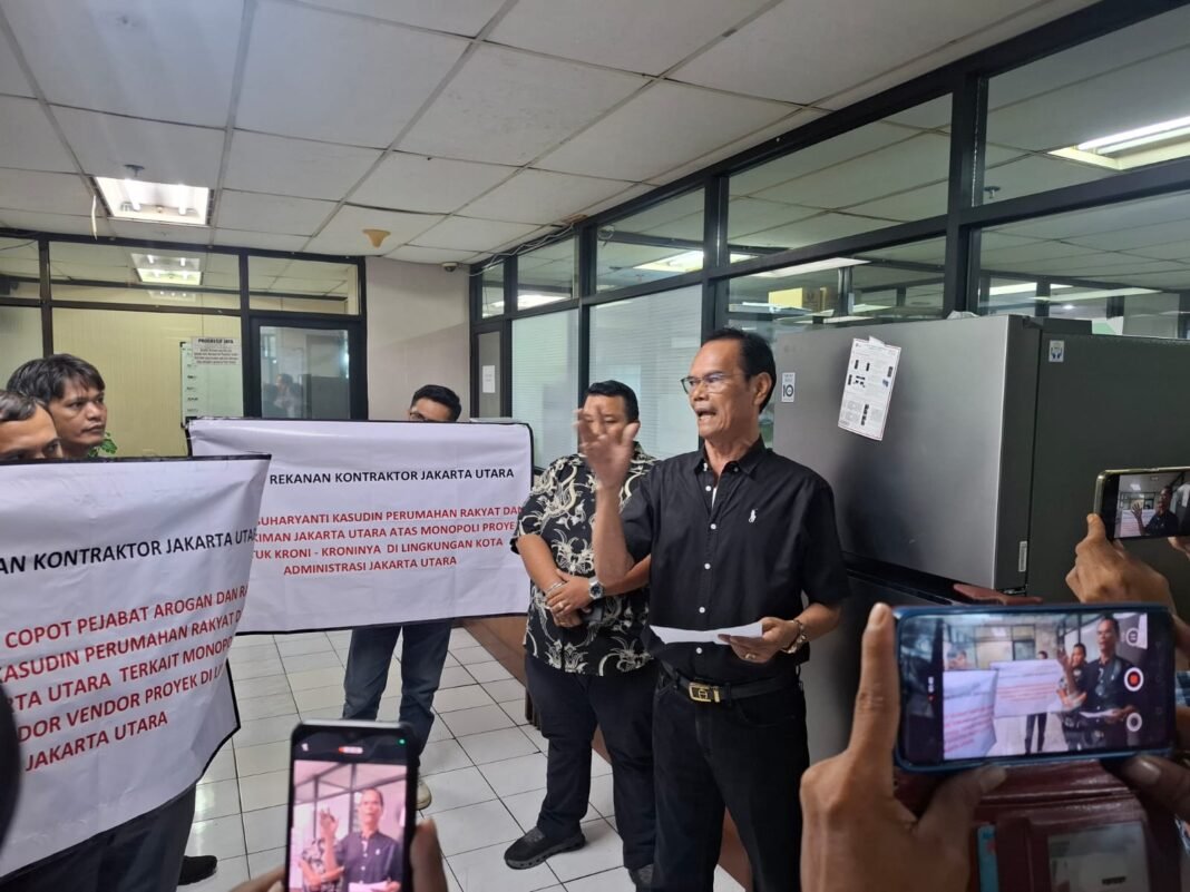 Aliansi Kontraktor Geruduk Kantor Wali Kota Jakarta Utara, Atas Sengkarut Dugaan Monopoli Proyek Aliansi Kontraktor Geruduk Kantor Wali Kota Jakarta Utara, Atas Sengkarut Dugaan Monopoli Proyek