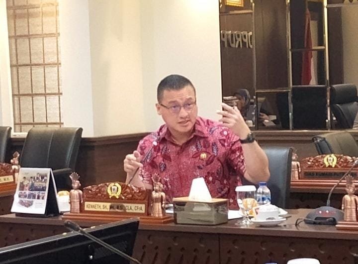 Diduga Terobos Transjakarta dan Maki Polisi, Anggota DPRD DKI Kenneth Punya Utang Rp5 Miliar Diduga Terobos Transjakarta dan Maki Polisi, Anggota DPRD DKI Kenneth Punya Utang Rp5 Miliar