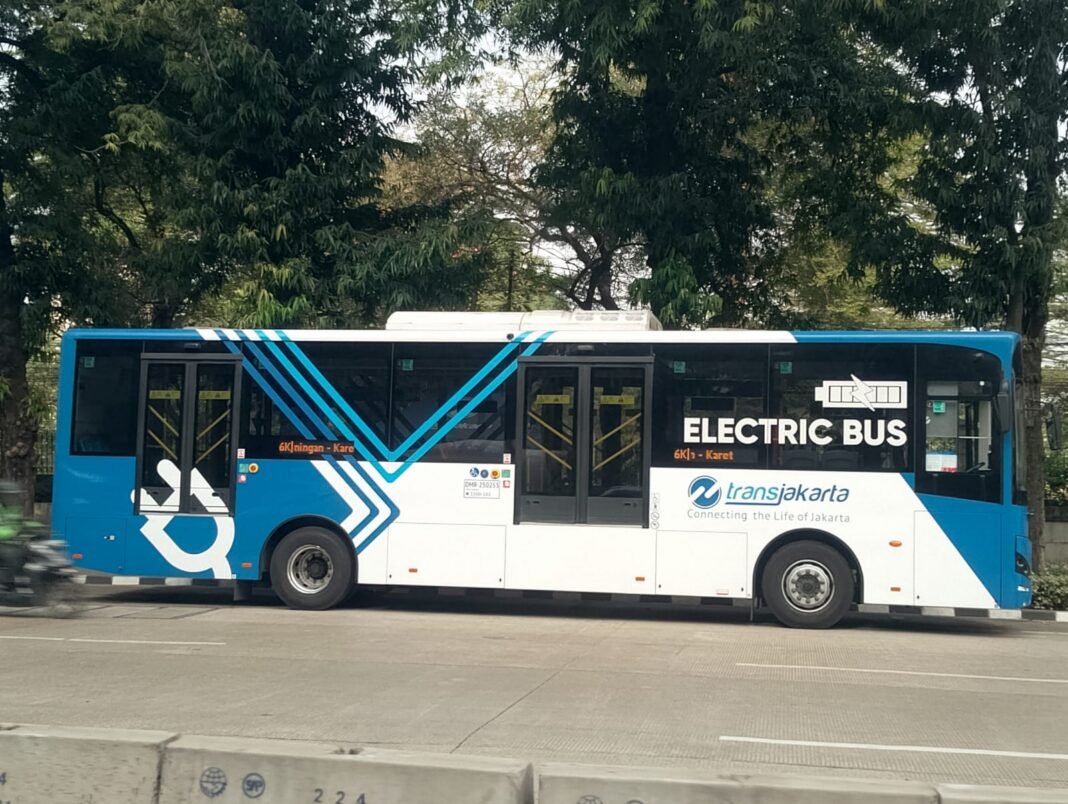 Mulai Besok Tarif Transjakarta Blok M-Soetta Rp15.000, Peresmian LRT Jakarta Menunggu Prabowo Mulai Besok Tarif Transjakarta Blok M-Soetta Rp15.000, Peresmian LRT Jakarta Menunggu Prabowo