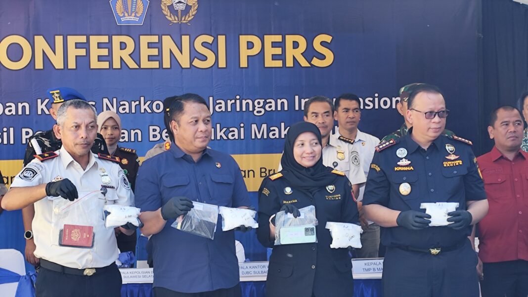 Ungkap Penyelundupan Sabu 1 Kg, Bea Cukai Antisipasi Modus Body Strapping Ungkap Penyelundupan Sabu 1 Kg, Bea Cukai Antisipasi Modus Body Strapping