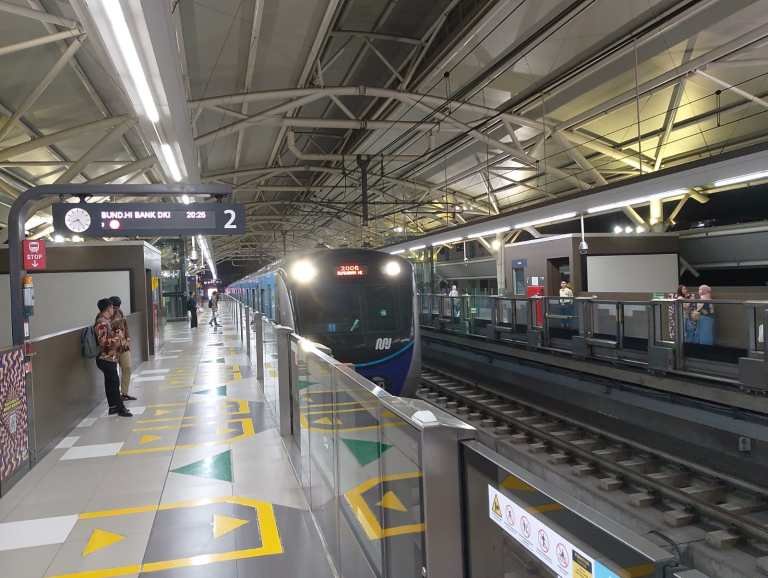 567 Ribu Pelanggan Naik MRT saat Tarif Rp1 HUT Jakarta ke-499 567 Ribu Pelanggan Naik MRT saat Tarif Rp1 HUT Jakarta ke-499