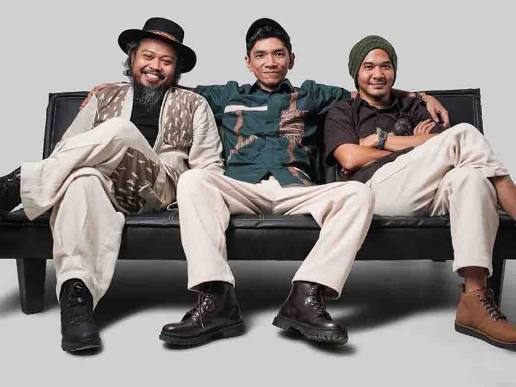 Parade Hujan Rilis Album Punar, Siap Gelar Tur Konser di Indonesia Grup musik Parade Hujan. (Foto: Istimewa)
