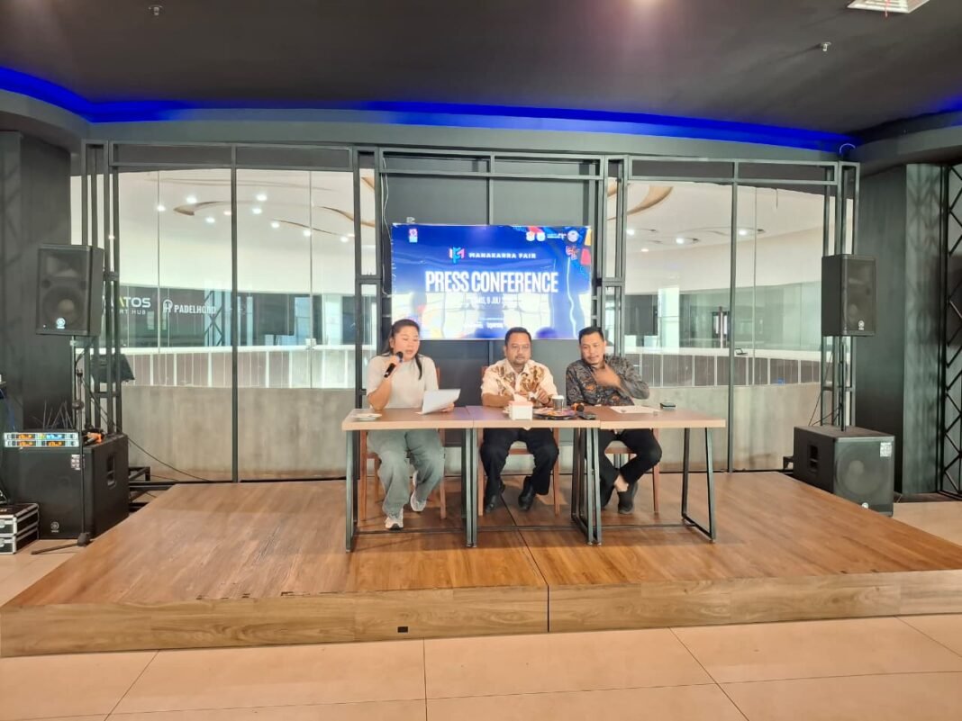 Pelaksana Manakarra Fair Beberkan Strategi Jaga Eksistensi Event di Tengah Keterbatasan Anggaran Pelaksana Manakarra Fair, saat menggelar konferensi pers. (Foto: OPSI/Eka).