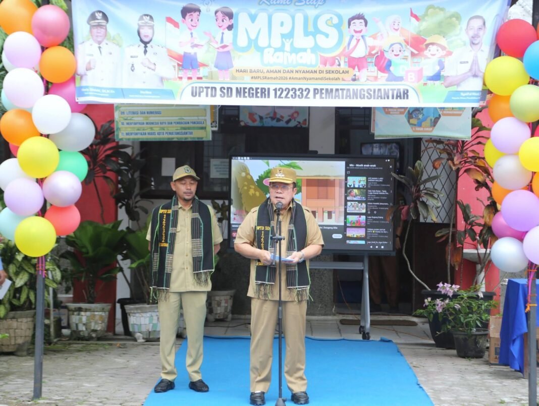 Wali Kota Wesly Silalahi Buka MPLS di UPTD SDN 122332 Jalan Sudirman Wali Kota Wesly Silalahi