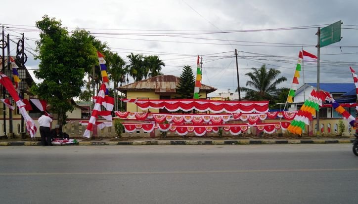 Pemkab Toba Ajak Warga Semarakkan HUT ke-81 RI, Kibarkan Merah Putih Selama Agustus Semarak peringatan Hari Ulang Tahun (HUT) ke-81 Kemerdekaan Republik Indonesia di Toba.