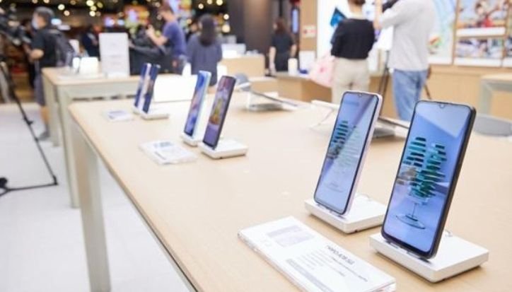 HP Mahal Tetap Diburu di Tengah Ekonomi Lesu, Ini Penyebabnya Ponsel