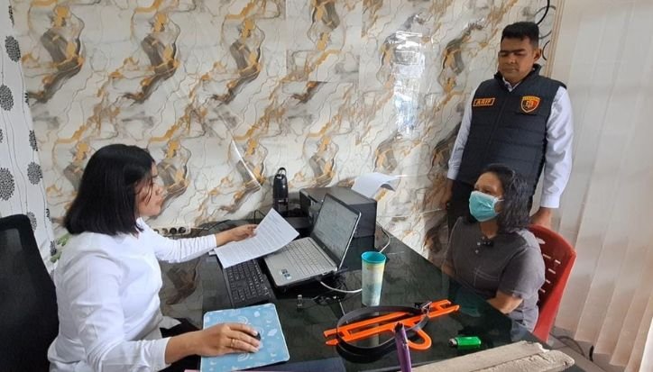 Bocah Lelaki 7 Tahun di Dairi Disiksa Pengasuh, Bibir Dibakar hingga Tangan Patah Polisi periksa pelaku