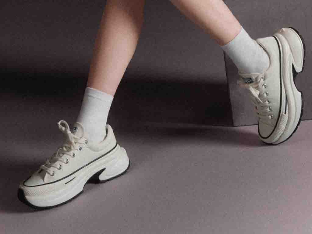 Converse Luncurkan Run Star Crush di Indonesia, KARINA Jadi Global Ambassador Ilustasi Sepatu Converse Run Star Crush. (Foto: Istimewa)