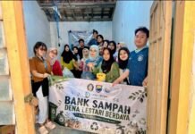 Tim 10 KKN Universitas Diponegoro (UNDIP) Dorong Warga Batang Sulap Sampah Jadi Cuan