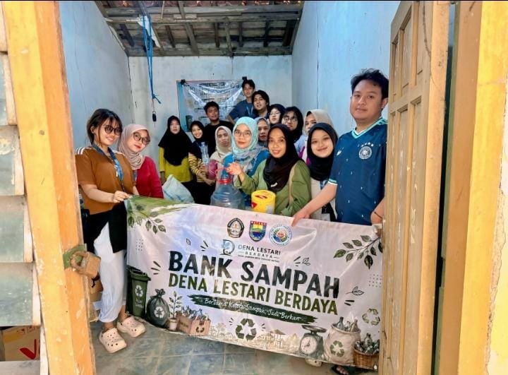 Tim 10 KKN Universitas Diponegoro (UNDIP) Dorong Warga Batang Sulap Sampah Jadi Cuan Tim 10 KKN Universitas Diponegoro (UNDIP) Dorong Warga Batang Sulap Sampah Jadi Cuan