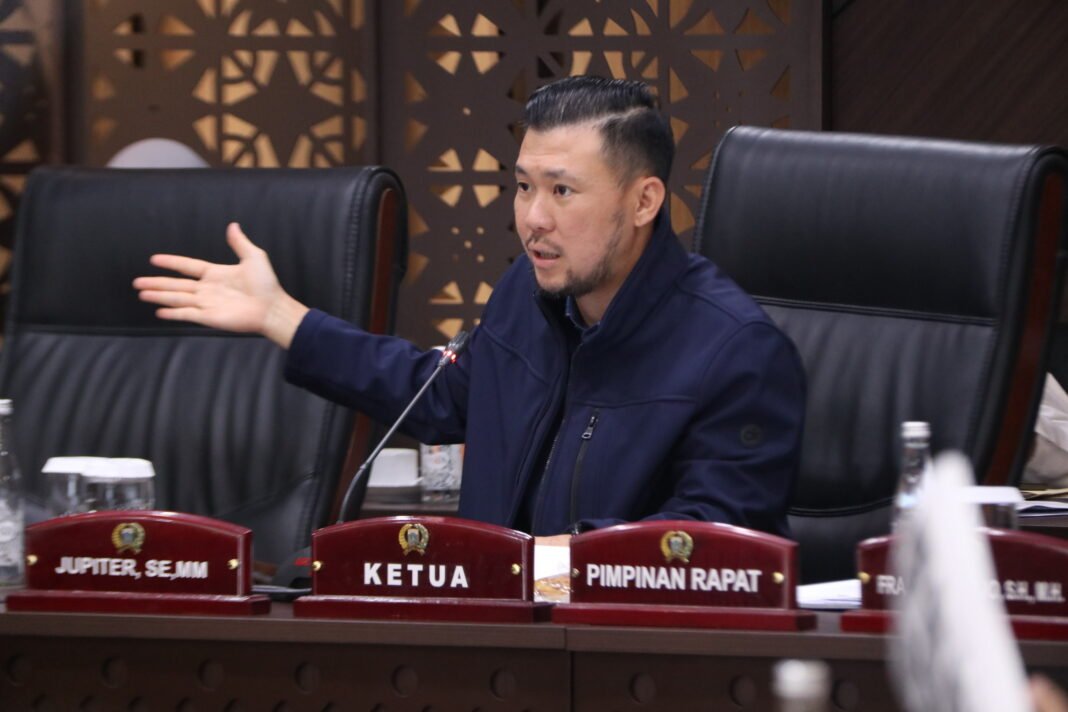 DPRD DKI Soroti Parkir Liar di Ritel Modern, Pansus Desak Kepastian Legalitas dan Perlindungan Konsumen DPRD DKI Soroti Parkir Liar di Ritel Modern, Pansus Desak Kepastian Legalitas dan Perlindungan Konsumen