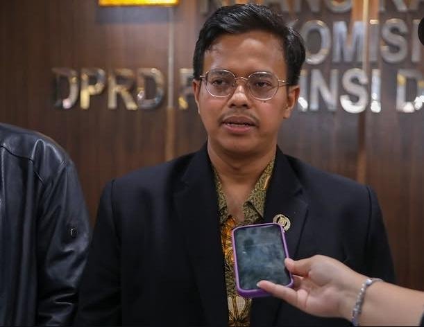 Ghozi Zul Azmi PKS Minta Peredaran Tramadol Diusut Sampai ke Akar, Pemprov DKI Harus Beri Efek Jera Ghozi Zul Azmi PKS Minta Peredaran Tramadol Diusut Sampai ke Akar, Pemprov DKI Harus Beri Efek Jera