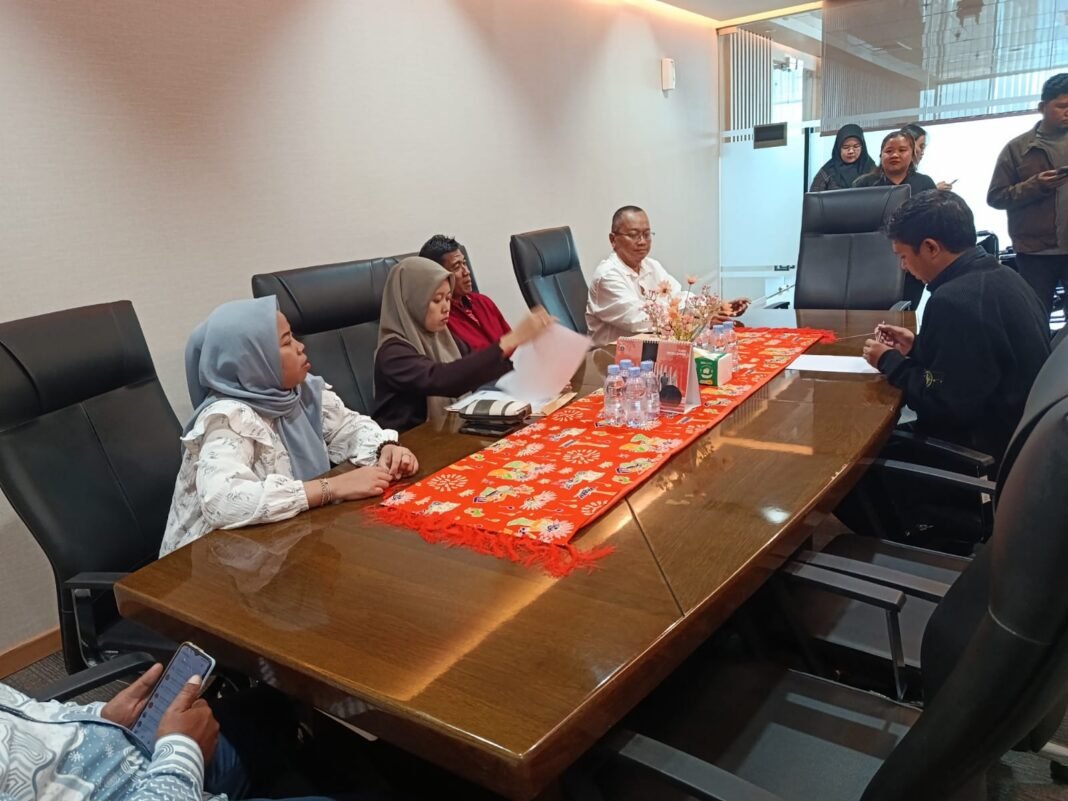 Keluarga Korban Desak Pemprov DKI Bertanggung Jawab atas Tragedi Hammam di Kramat Jati Keluarga Korban Desak Pemprov DKI Bertanggung Jawab atas Tragedi Hammam di Kramat Jati
