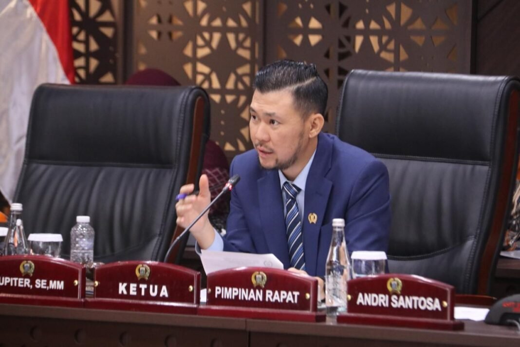 Jupiter Nasdem Tolak Kenaikan Tarif Parkir di Jakarta, Minta Pemprov DKI Benahi Kebocoran PAD Tanpa Mencekik Rakyat Jupiter Nasdem Tolak Kenaikan Tarif Parkir di Jakarta, Minta Pemprov DKI Benahi Kebocoran PAD Tanpa Mencekik Rakyat