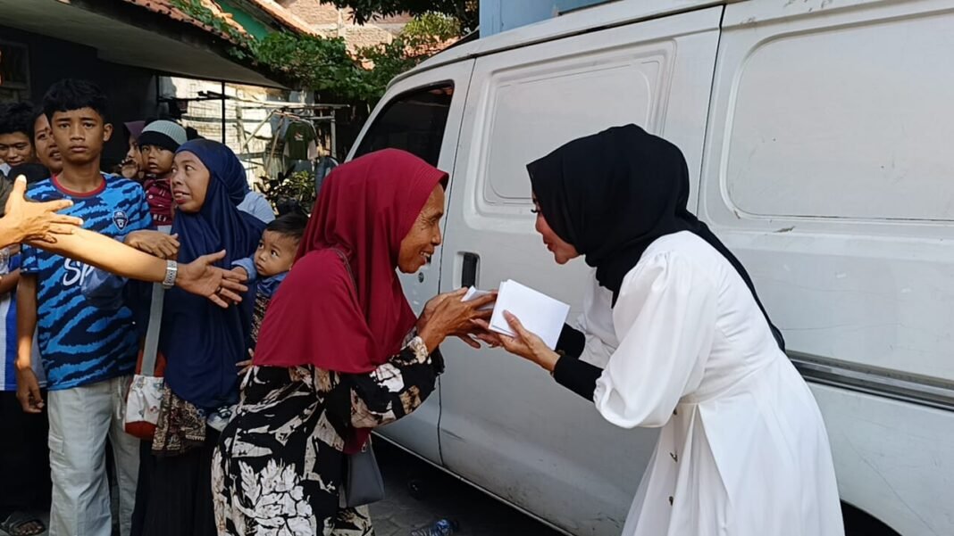 Peringati 28 Tahun PAN, Rinna Suryanti Hadirkan Kepedulian untuk Anak Yatim di Cirebon Peringati 28 Tahun PAN, Rinna Suryanti Hadirkan Kepedulian untuk Anak Yatim di Cirebon