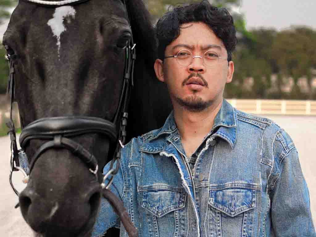 Pamungkas Hadirkan Refleksi Maskulinitas Modern Lewat Single Adam Penyanyi dan penulis lagu, Pamungkas. (Foto: Istimewa)