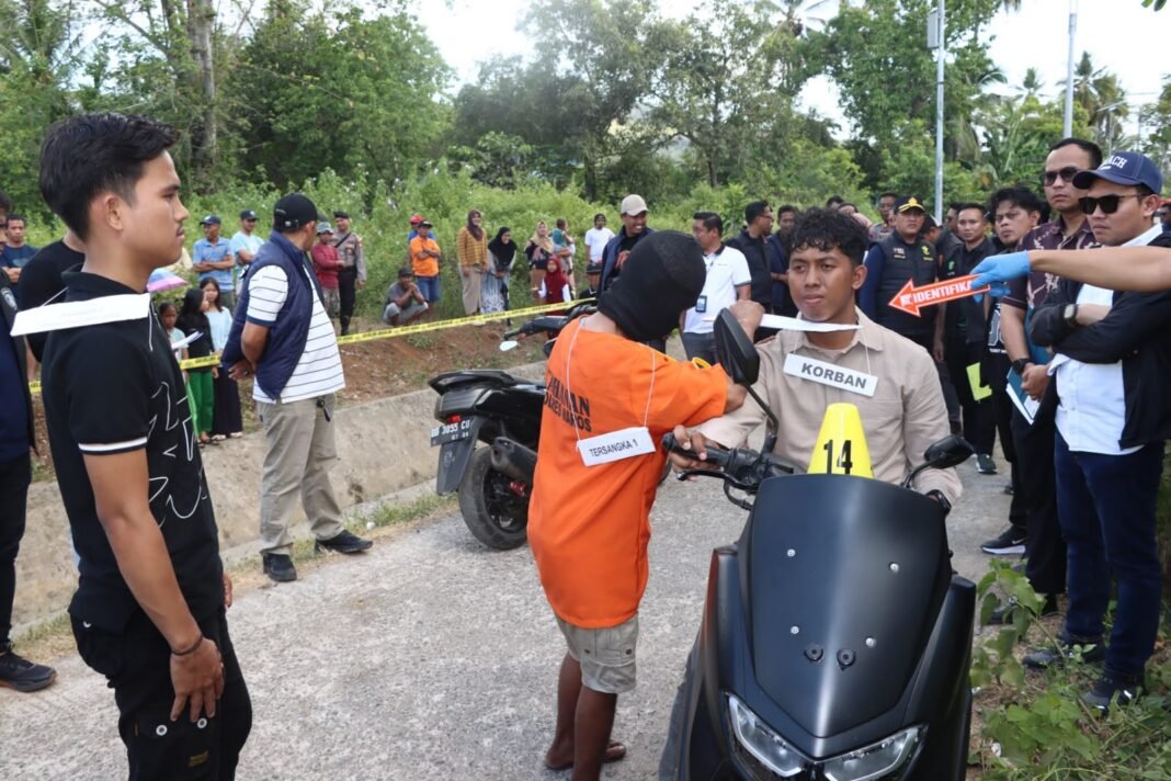 Polres Maros Gelar Rekonstruksi Kasus Pembunuhan Ojol di Tanralili Rekonstruksi pembunuhan Ojol di Maros.