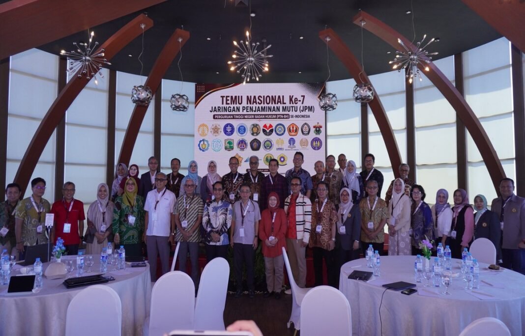 Unhas Tuan Rumah Temu Nasional JPM PTNBH ke-7, Bahas Penguatan Penjaminan Mutu Unhas menjadi tuan rumah Temu Nasional Jaringan Penjaminan Mutu (JPM) Perguruan Tinggi Negeri Badan Hukum (PTNBH) ke-7. (Foto: Unhas).