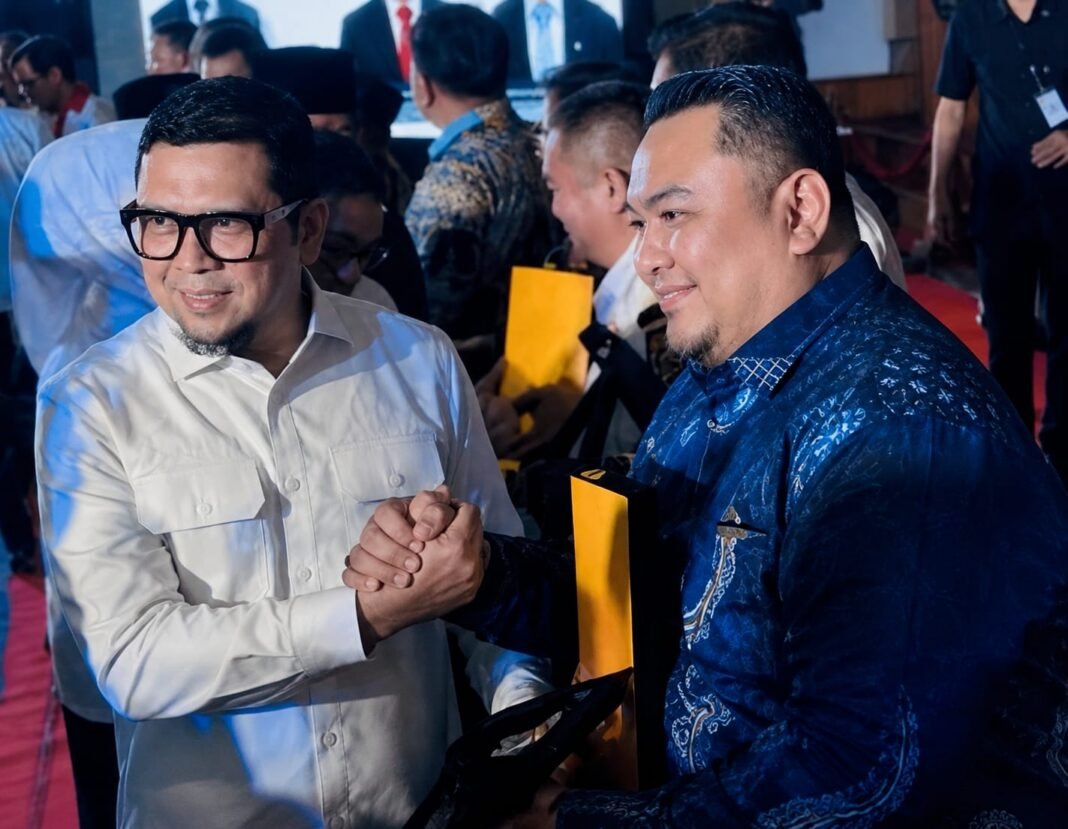 Ketua Umum B8C Andrio Caesario Raih Penghargaan LPM RI, Fokus Perkuat UMKM dan Ekonomi Akar Rumput Ketua Umum B8C Andrio Caesario Raih Penghargaan LPM RI, Fokus Perkuat UMKM dan Ekonomi Akar Rumput