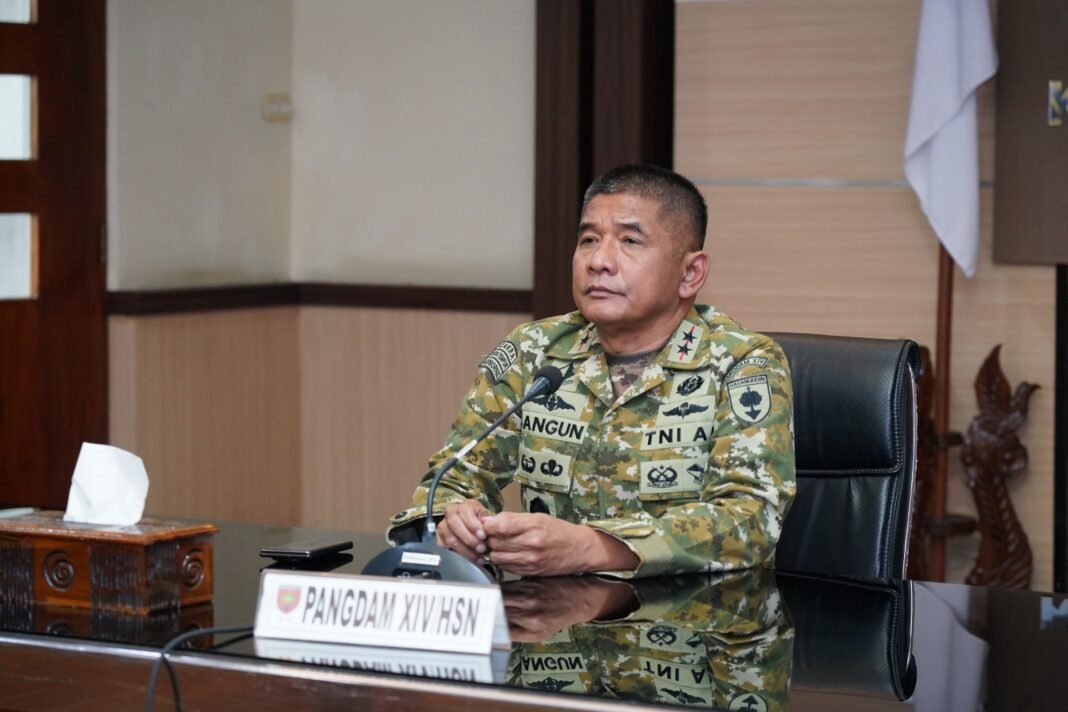 Hadapi Puncak Musim Kemarau, Kodam Hasanuddin Siagakan Personel Tangani Karhutla Pangdam XIV/Hasanuddin Mayjen TNI Bangun Nawoko