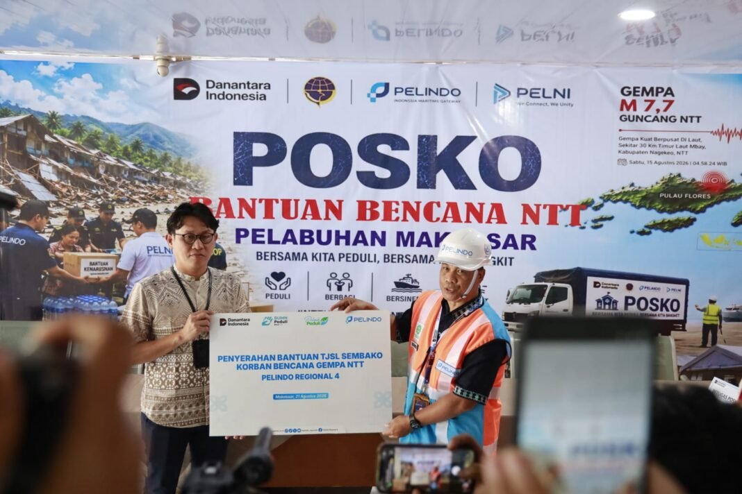 Pelindo-Pelni Kirim Bantuan Korban Gempa NTT dari Pelabuhan Makassar Pelindo-Pelni salurkan bantuan untuk warga terdampak gempa di NTT. (Foto: Pelindo)