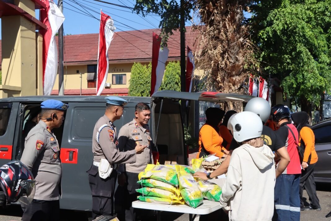 Peduli Kebutuhan Warga, Polres Maros Gelar Bazar Pangan Murah Poles maros gelar pangan murah, Rabu 26 Agustus 2026. (Foto: Polres Maros)