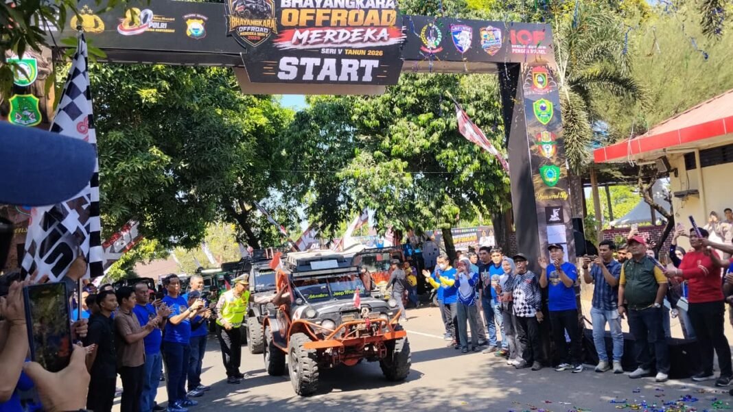 Kapolda Sulsel Tekankan Keselamatan dalam Bhayangkara Offroad Merdeka Seri 5 Kapolda Sulsel, Irjen Pol. Djuhandhani Rahardjo melepas peserta Bhayangkara Offroad Merdeka Seri ke-5 Tahun 2026 di Makassar, Jumat (28/8/2026). (Foto: OPSI)