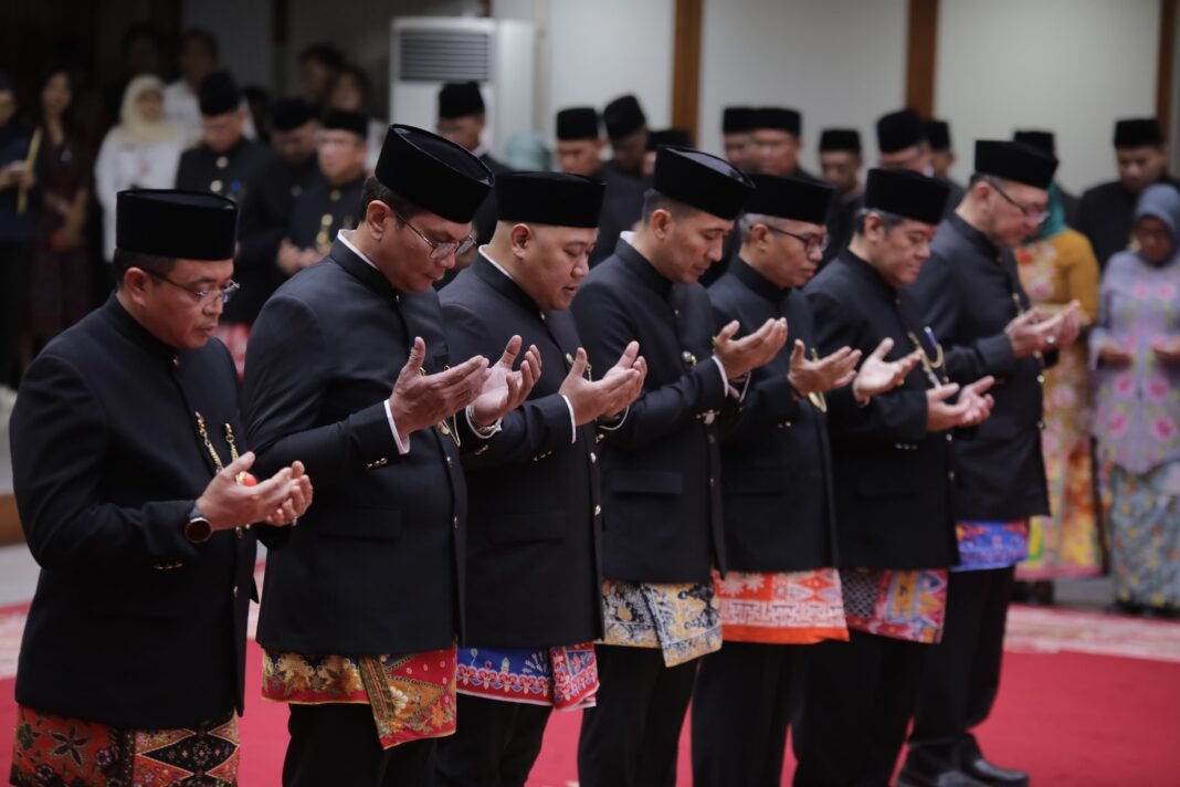 Deretan Nama Pejabat Pimpinan Tinggi Pratama DKI yang Dilantik Gubernur Pramono usai HUT ke-81 RI Deretan Nama Pejabat Pimpinan Tinggi Pratama DKI yang Dilantik Gubernur Pramono usai HUT ke-81 RI