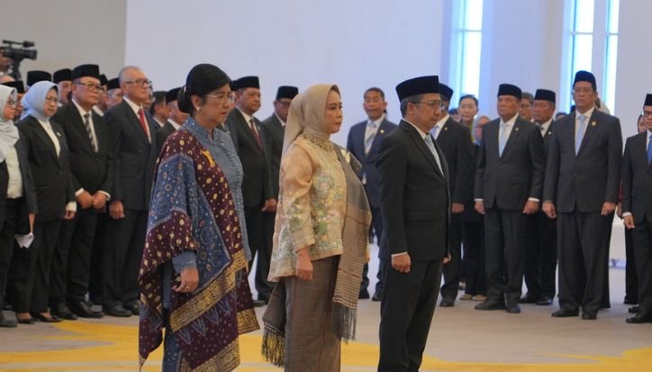 Destry Resmi Jadi Gubernur BI, Waspadai Suku Bunga Global “Higher for Longer” pelantikan anggota dewan gubernur bank indonesia