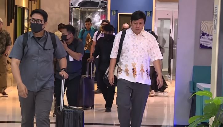 KPK Geledah Kantor Nusron Wahid, Dua Koper Dibawa Penyidik petugas KPK
