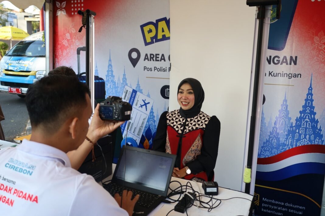 Urus Paspor Makin Mudah, Imigrasi Cirebon Hadirkan Layanan PASPORIA di Ruang Publik Urus Paspor Makin Mudah, Imigrasi Cirebon Hadirkan Layanan PASPORIA di Ruang Publik