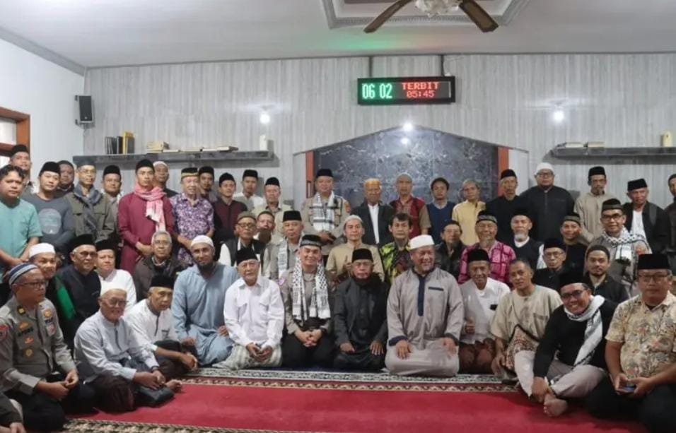 Kapolres Ciamis Ajak Warga Perkuat Kepedulian Lingkungan untuk Cegah Gangguan Kamtibmas Kapolres Ciamis Ajak Warga Perkuat Kepedulian Lingkungan untuk Cegah Gangguan Kamtibmas