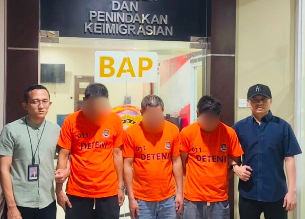 Imigrasi Cirebon Amankan 3 WNA RRT, Diduga Bekerja Tak Sesuai Izin Tinggal Imigrasi Cirebon Amankan 3 WNA RRT, Diduga Bekerja Tak Sesuai Izin Tinggal