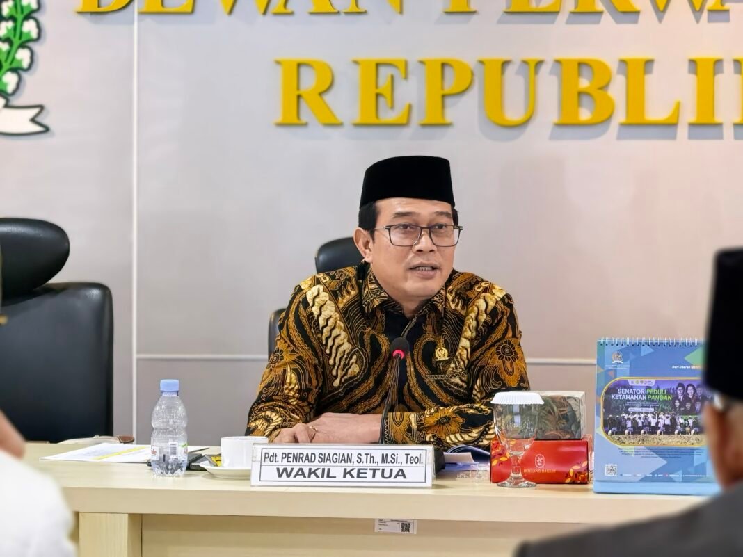 Penrad Siagian Soroti Banjir Sumut: Jangan Hanya Tangani Dampak, Cari Akar Masalah Penrad Siagian Soroti Banjir Sumut: Jangan Hanya Tangani Dampak, Cari Akar Masalah