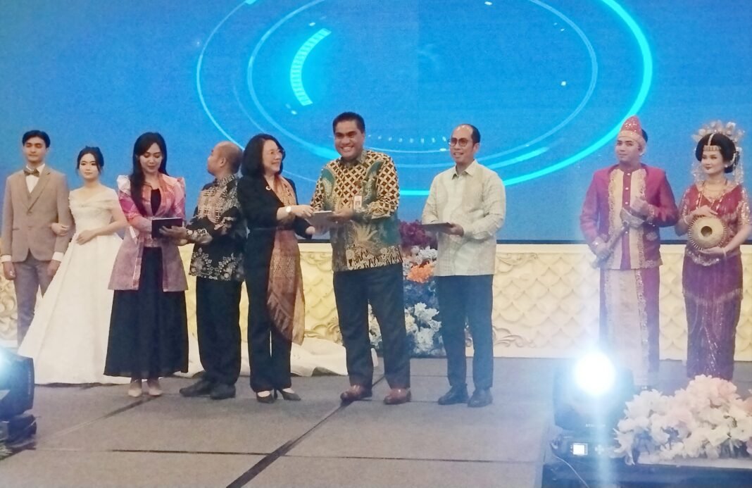 Buka Wedding Expo di Gamara Hotel, Asisten 1 Pemkot Makassar Dorong Penguatan Ekosistem Ekonomi Kreatif Buka Wedding Expo di Gamara Hotel, Asisten 1 Pemkot Makassar Dorong Penguatan Ekosistem Ekonomi Kreatif