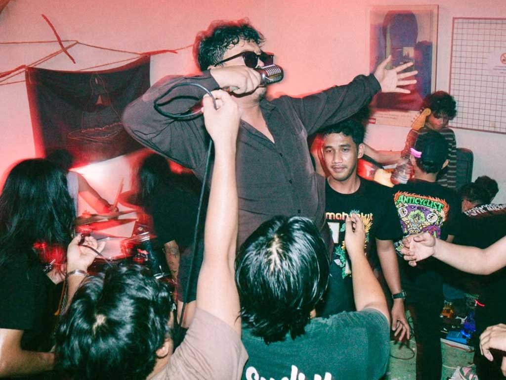 Unit Rock Jember, Papa Acid Hajar Panggung Art Jack Vol. 2 di Tebet Aksi Papa Acid di Art Jack Vol. 2, Tebet. (Foto: Istimewa)