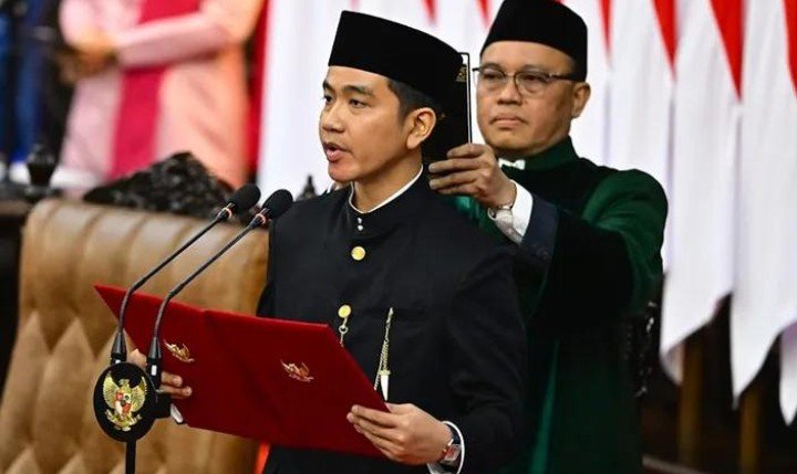 Denny Indrayana Ajukan PHPU ke MK, Syarat Pendidikan Gibran Dipersoalkan Denny Indrayana Ajukan PHPU ke MK, Syarat Pendidikan Gibran Dipersoalkan