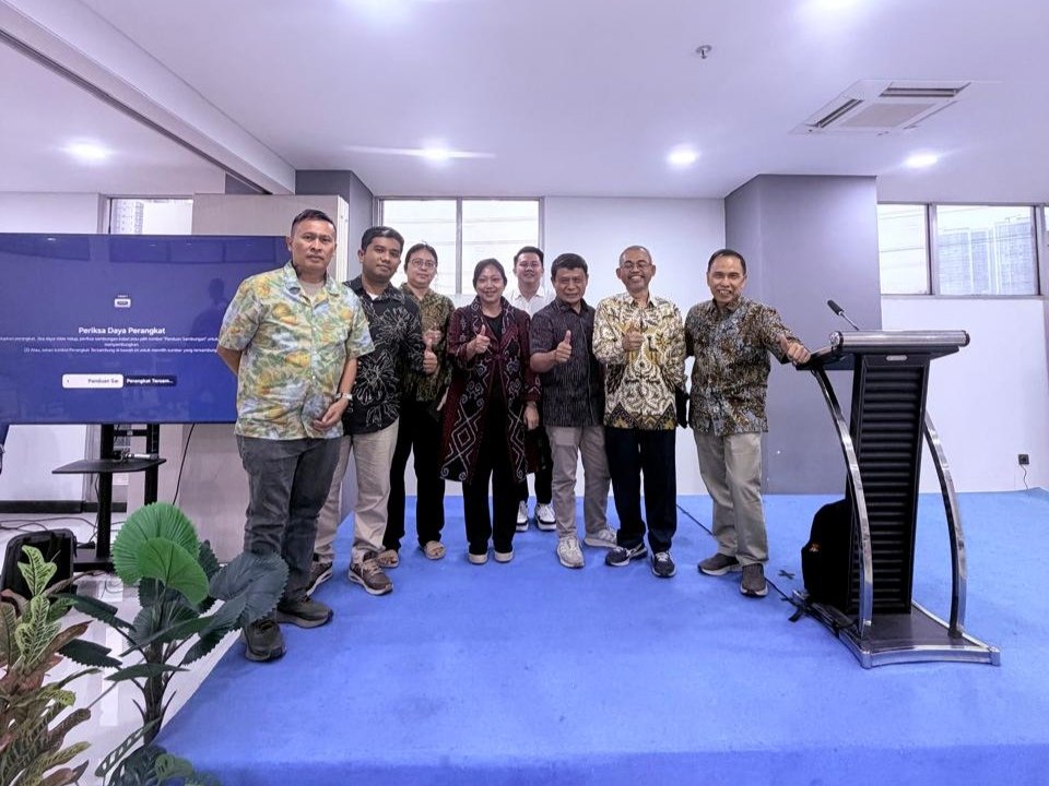 ITPLN Ajak Sivitas Fasih Berbahasa Inggris Lewat Musik dan Bernyanyi ITPLN Ajak Sivitas Fasih Berbahasa Inggris Lewat Musik dan Bernyanyi