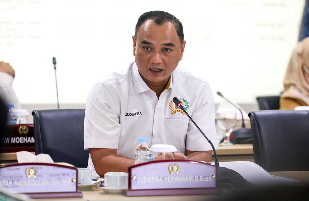 Fraksi Golkar DPRD DKI Wanti-wanti Ancaman Cuaca Panas Ekstrem, Lindungi Kelompok Rentan Fraksi Golkar DPRD DKI Wanti-wanti Ancaman Cuaca Panas Ekstrem, Lindungi Kelompok Rentan