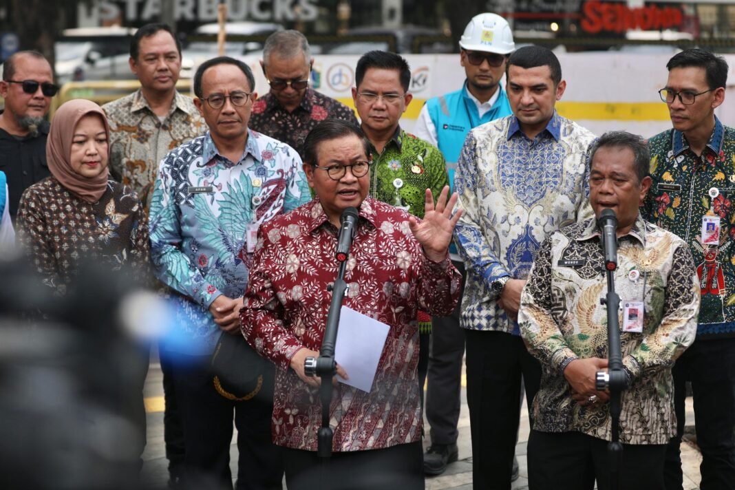 Gubernur Pramono Targetkan Jakarta Bebas Kabel Semrawut Dalam Lima Tahun ke Depan Gubernur Pramono Targetkan Jakarta Bebas Kabel Semrawut Dalam Lima Tahun ke Depan