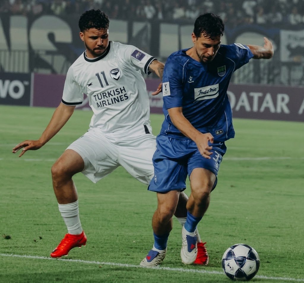 Persib Bandung Bungkam Melbourne Victory 2-0 Lewat Aksi Gemilang Balsa Sekulic Persib sukses amankan tiga poin penting di kandang usai kalahkan wakil Australia, Melbourne Victory, dengan skor meyakinkan 2-0, Rabu (28/10/2026). (Foto: Persib)