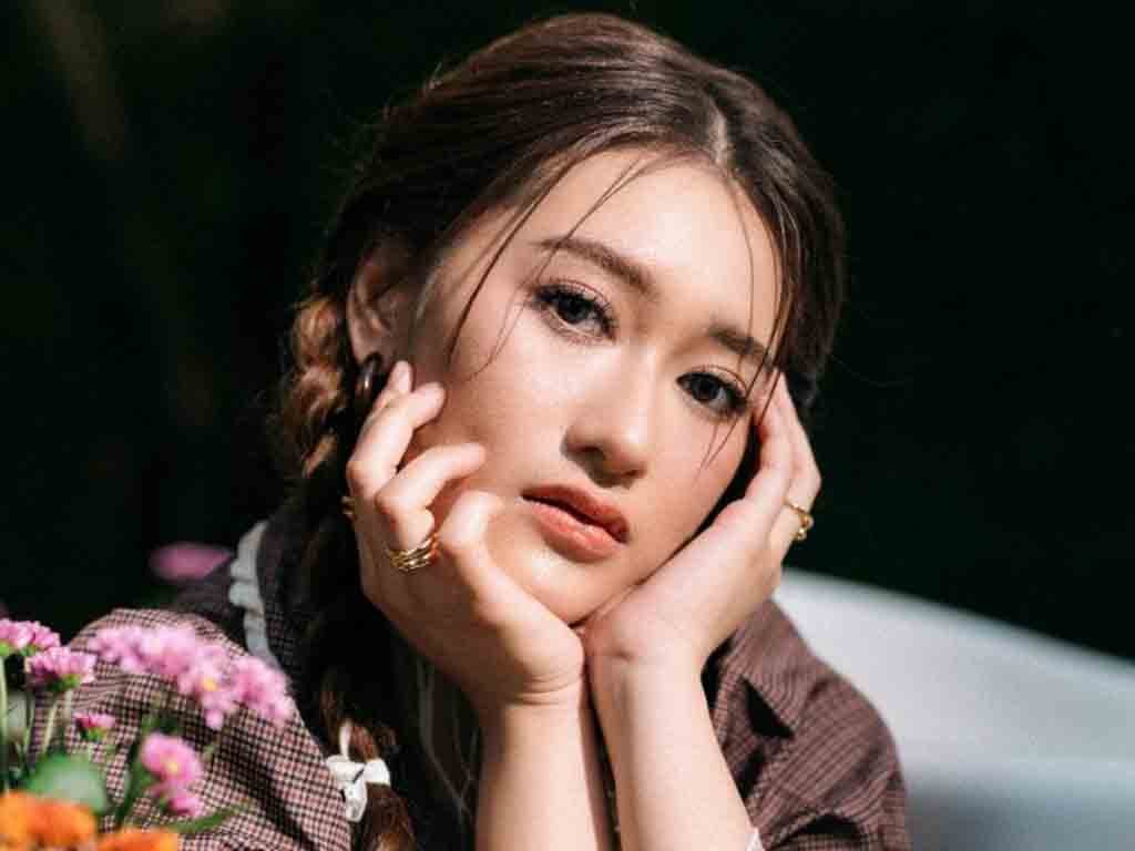 Amanda Caesa Rilis EP Cute Talks, Angkat Tema Fenomena Almost-Love Penyanyi solo, Amanda Caesa. (Foto: Istimewa)