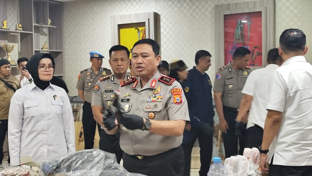 16 Pemimpin Geng Motor dan Pelaku Tawuran Akan Dikirim ke SPN Batua Jalani Pembinaan 16 Pemimpin Geng Motor dan Pelaku Tawuran Akan Dikirim ke SPN Batua Jalani Pembinaan