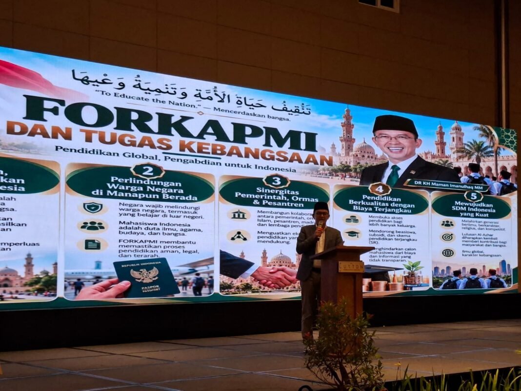 Maman Imanulhaq: Mahasiswa Al-Azhar Harus Mendunia Tanpa Kehilangan Akar Kebangsaan Maman Imanulhaq: Mahasiswa Al-Azhar Harus Mendunia Tanpa Kehilangan Akar Kebangsaan
