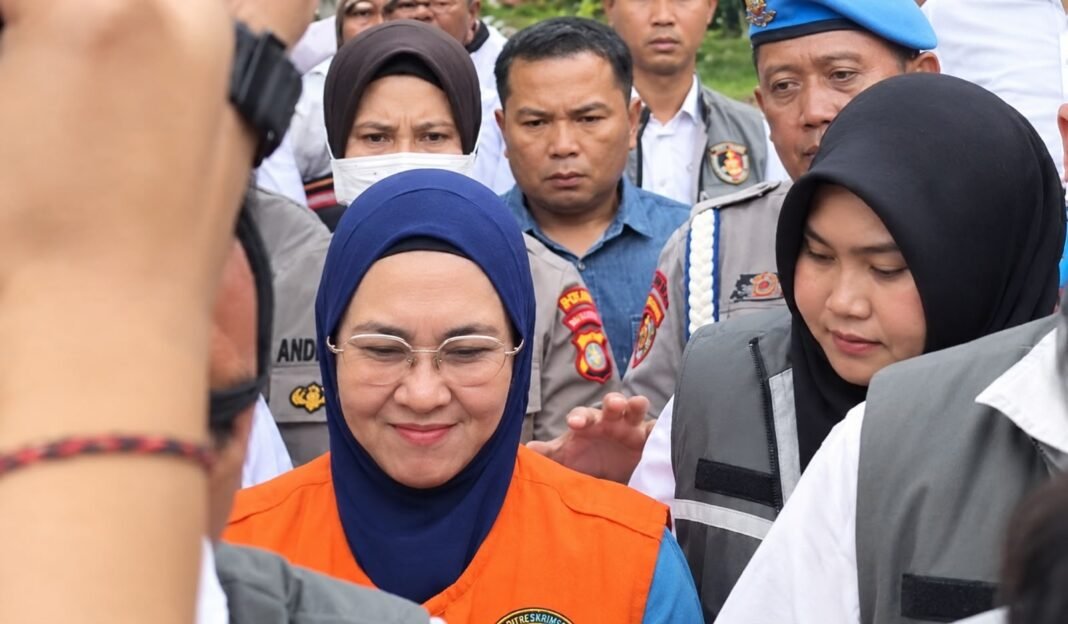 Kortas Tipidkor Polri Tahan Eks Bupati Gowa Husniah Talenrang di Rutan Polda Sulsel Kortas Tipidkor Polri Tahan Eks Bupati Gowa Husniah Talenrang di Rutan Polda Sulsel