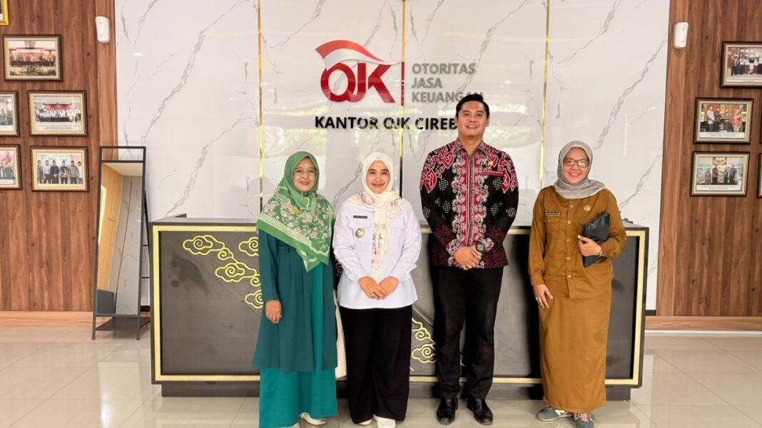 Bekal Santri Hadapi Era Digital, OJK Cirebon Ingatkan Bahaya Investasi Berisiko Bekal Santri Hadapi Era Digital, OJK Cirebon Ingatkan Bahaya Investasi Berisiko